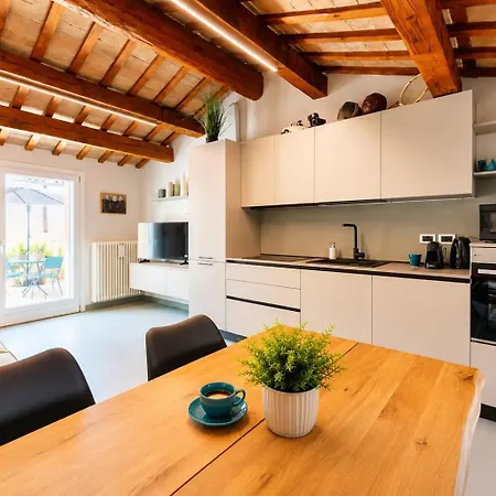 Διαμέρισμα Corso Diaz Penthouse Vintage Charm In The Center Of *