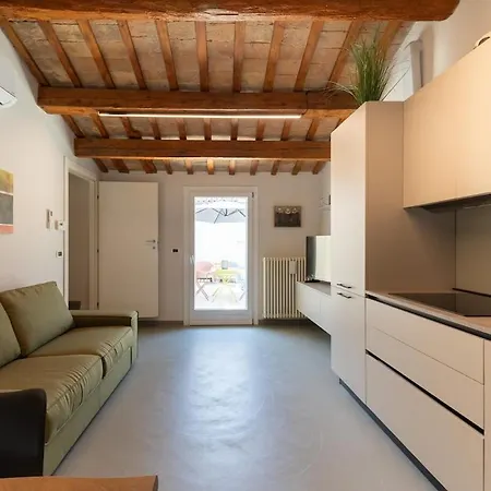 Corso Diaz Penthouse Vintage Charm In The Center Of *