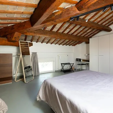 Corso Diaz Penthouse Vintage Charm In The Center Of Διαμέρισμα