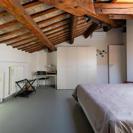 Διαμέρισμα Corso Diaz Penthouse Vintage Charm In The Center Of