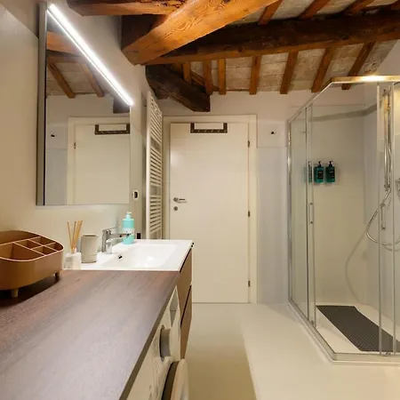 Corso Diaz Penthouse Vintage Charm In The Center Of Φορλί